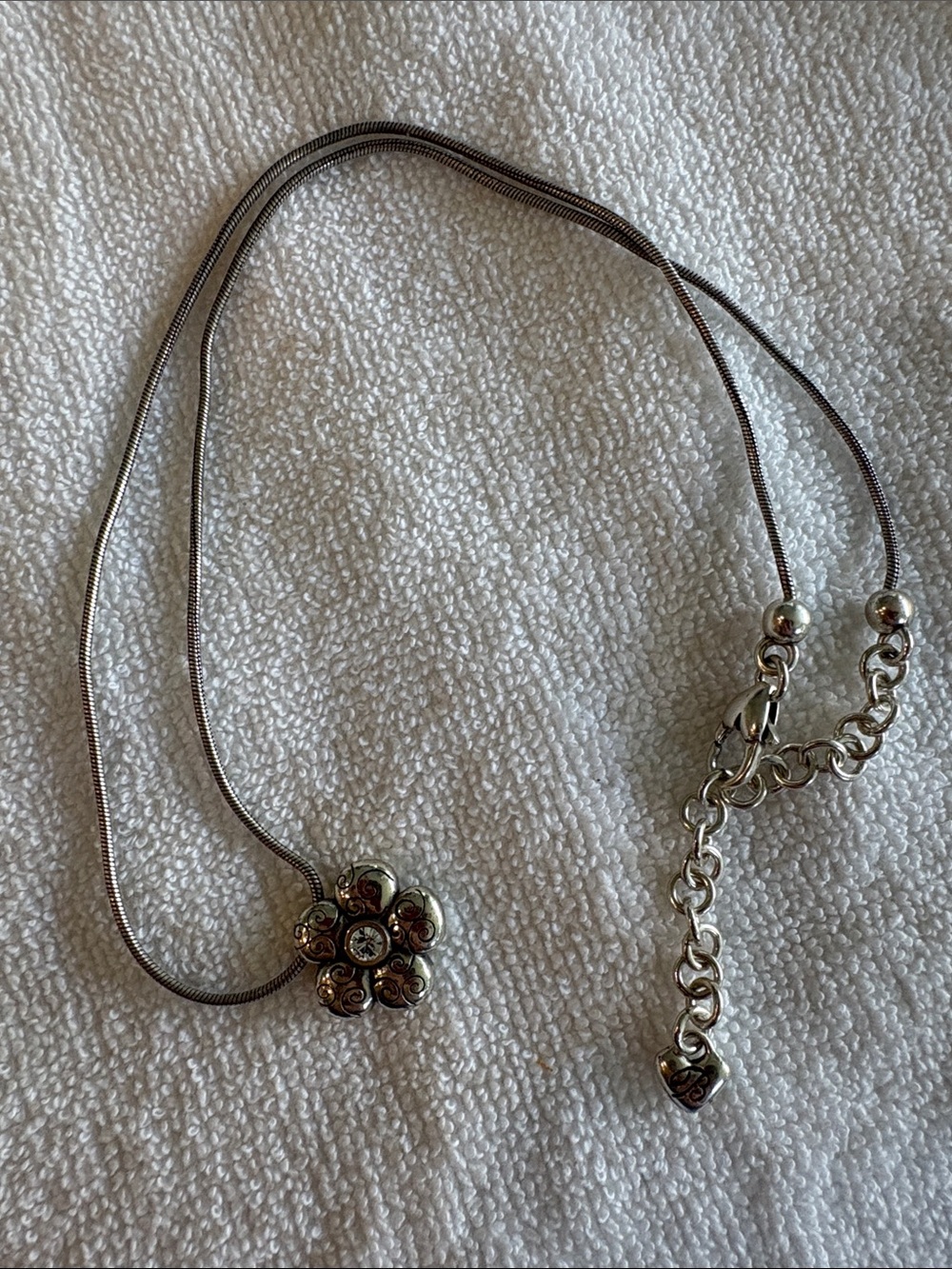 Brighton la vie flower necklace